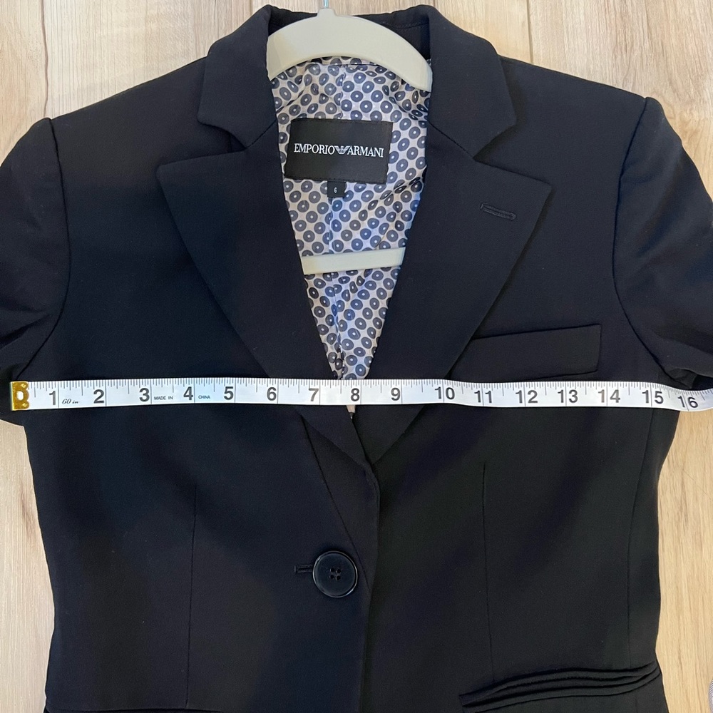 Emporio Armani black cropped blazer 🖤 - Picture 6 of 14
